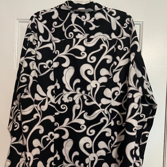 Lane Bryant Button Up Top - Size 18 - Picture 5 of 6